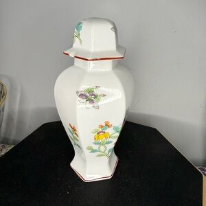 Elizabeth Arden Asian Vase